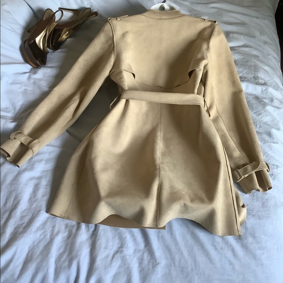 💥HP💥 MAKE OFFER -  high end Suede beige coat - Picture 11 of 13